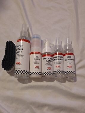 Vans Footwear Care Kit – White/Clear Cleaning & Protection Set